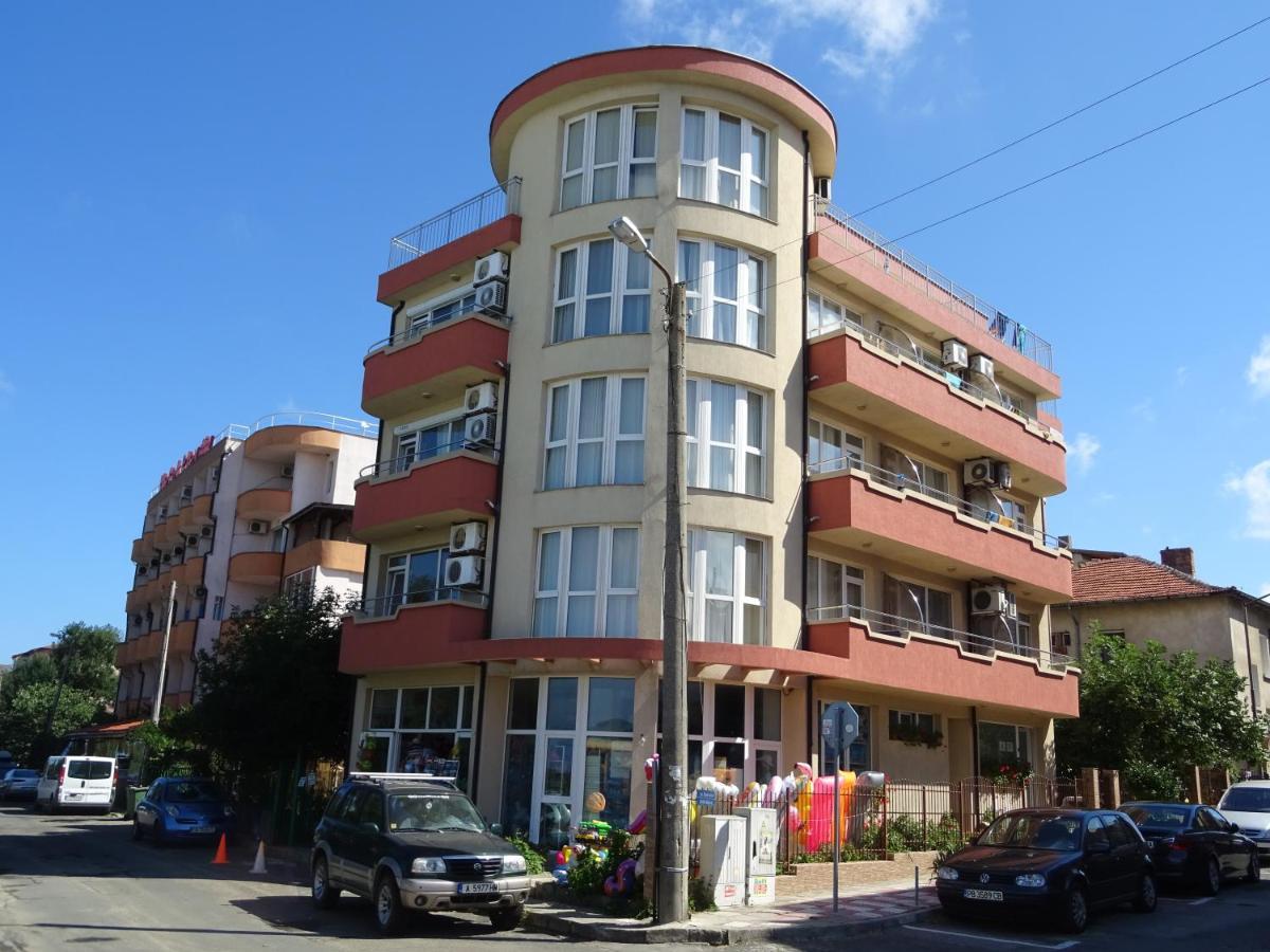 Dobrevi Guest House Primorsko Exteriör bild